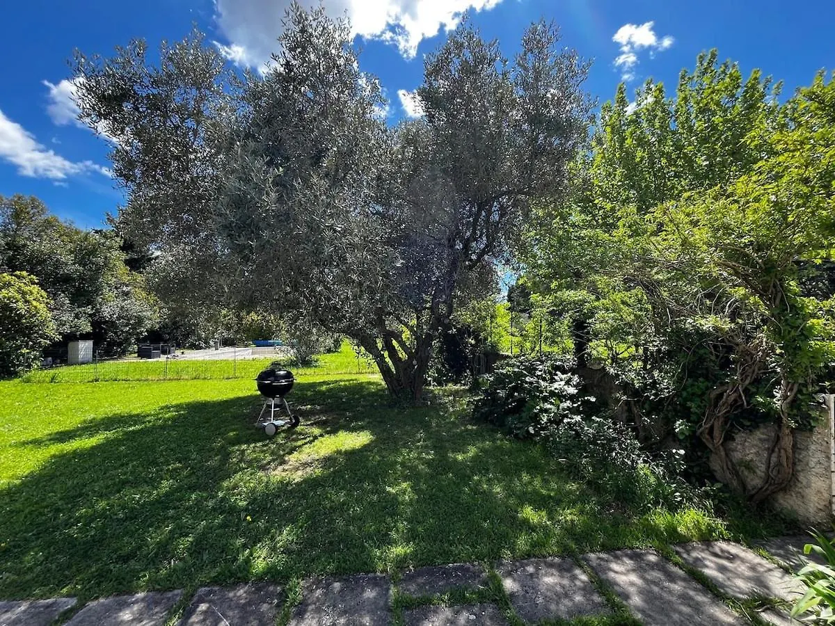 Mas En Provence Villa Graveson 0*,  France